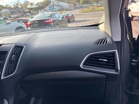 Used 2016 Ford Edge SEL w/ Equipment Group 201A image 26