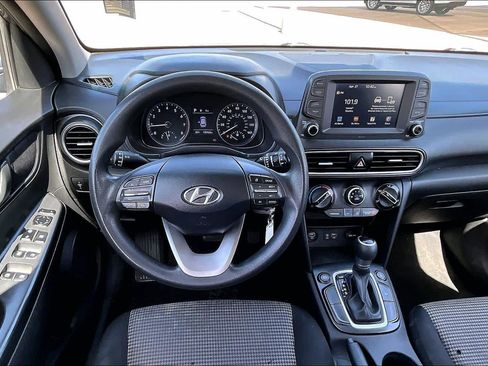 Used 2020 Hyundai Kona SE AWD/4WD image 6