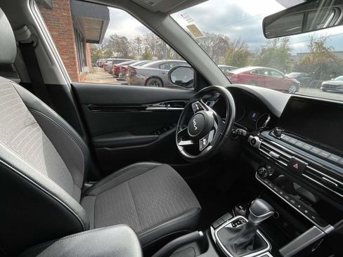 Used 2023 Kia Seltos S w/ Navigation Package image 17