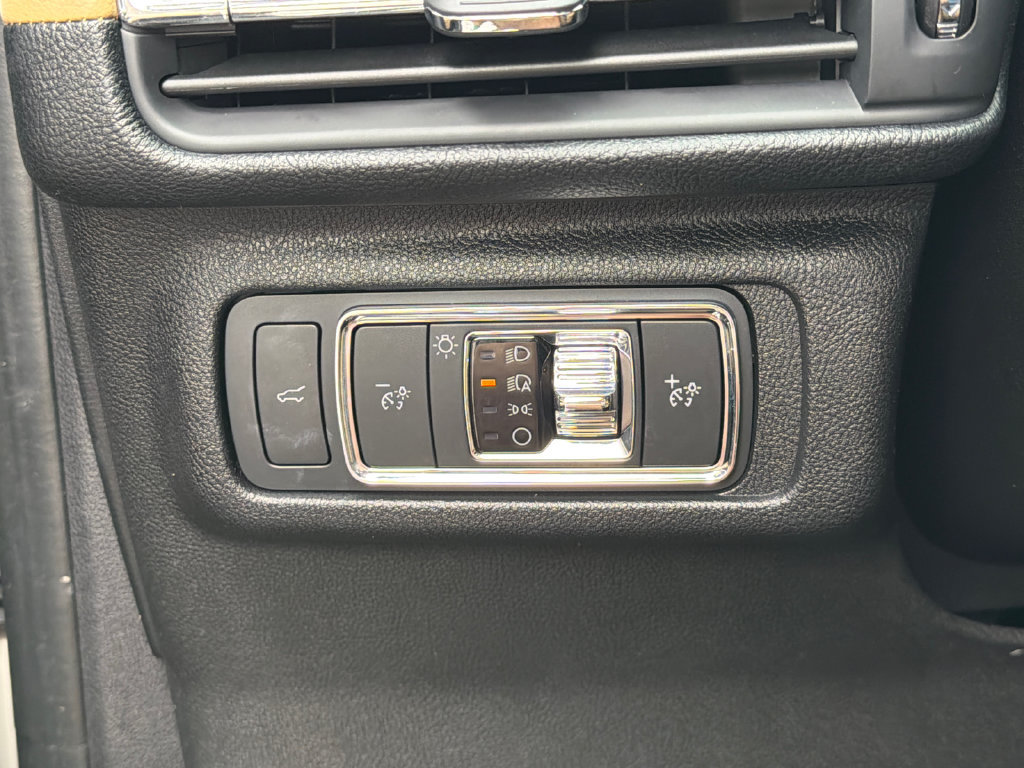 Used 2022 Lincoln Corsair Reserve w/ Luxury Package FWD image 33