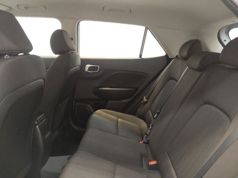 Used 2023 Hyundai Venue SE image 18