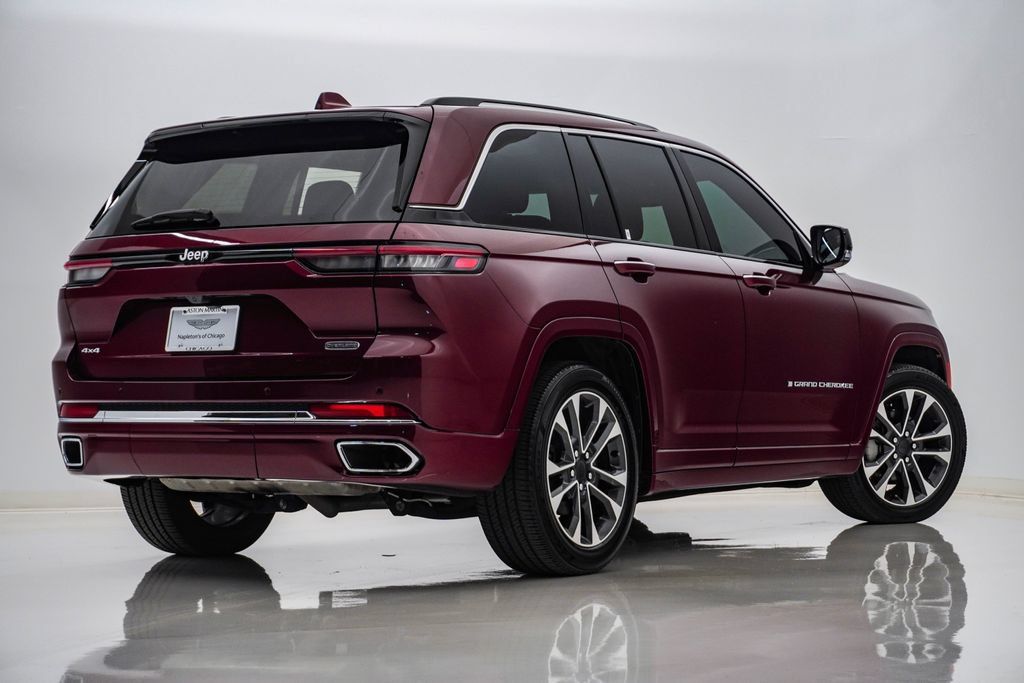 Used 2023 Jeep Grand Cherokee Overland AWD/4WD image 9