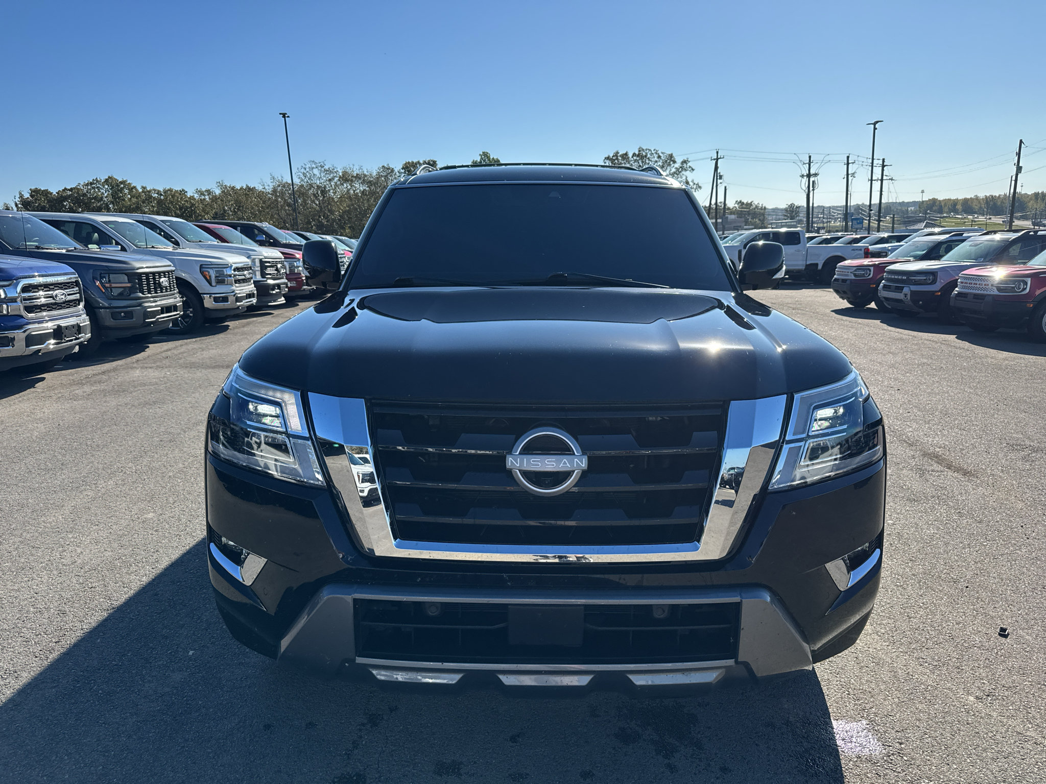 Used 2023 Nissan Armada SL w/ Cargo Package RWD image 2