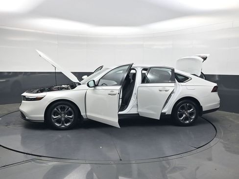 Used 2024 Honda Accord EX image 44