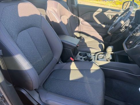 Certified 2025 Subaru Forester Premium AWD/4WD image 28