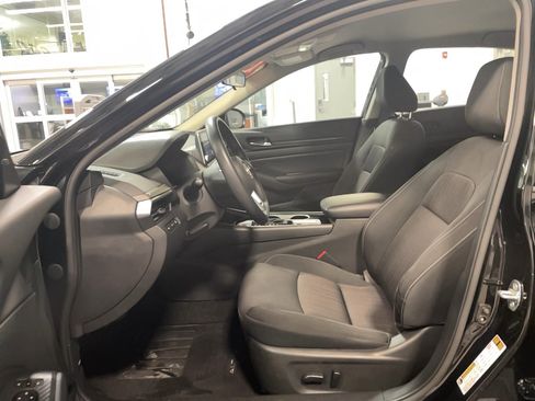 Used 2024 Nissan Altima 2.5 SV image 6