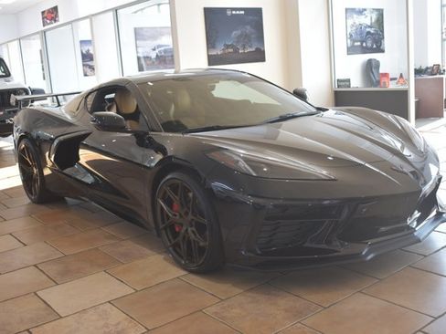 Used 2021 Chevrolet Corvette Stingray Premium Cpe w/ Z51 Performance Package RWD image 3
