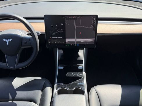 Used 2020 Tesla Model 3 Standard Range Plus RWD image 8