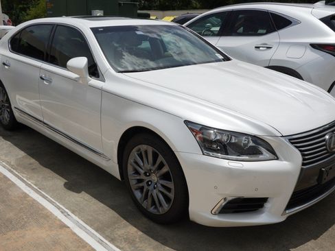 Used 2016 Lexus LS 460 L RWD image 3