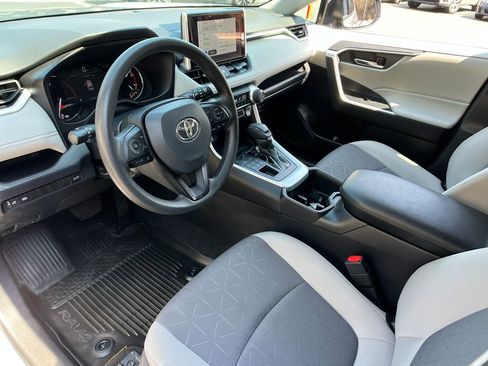 Used 2023 Toyota RAV4 XLE w/ Convenience Package image 11