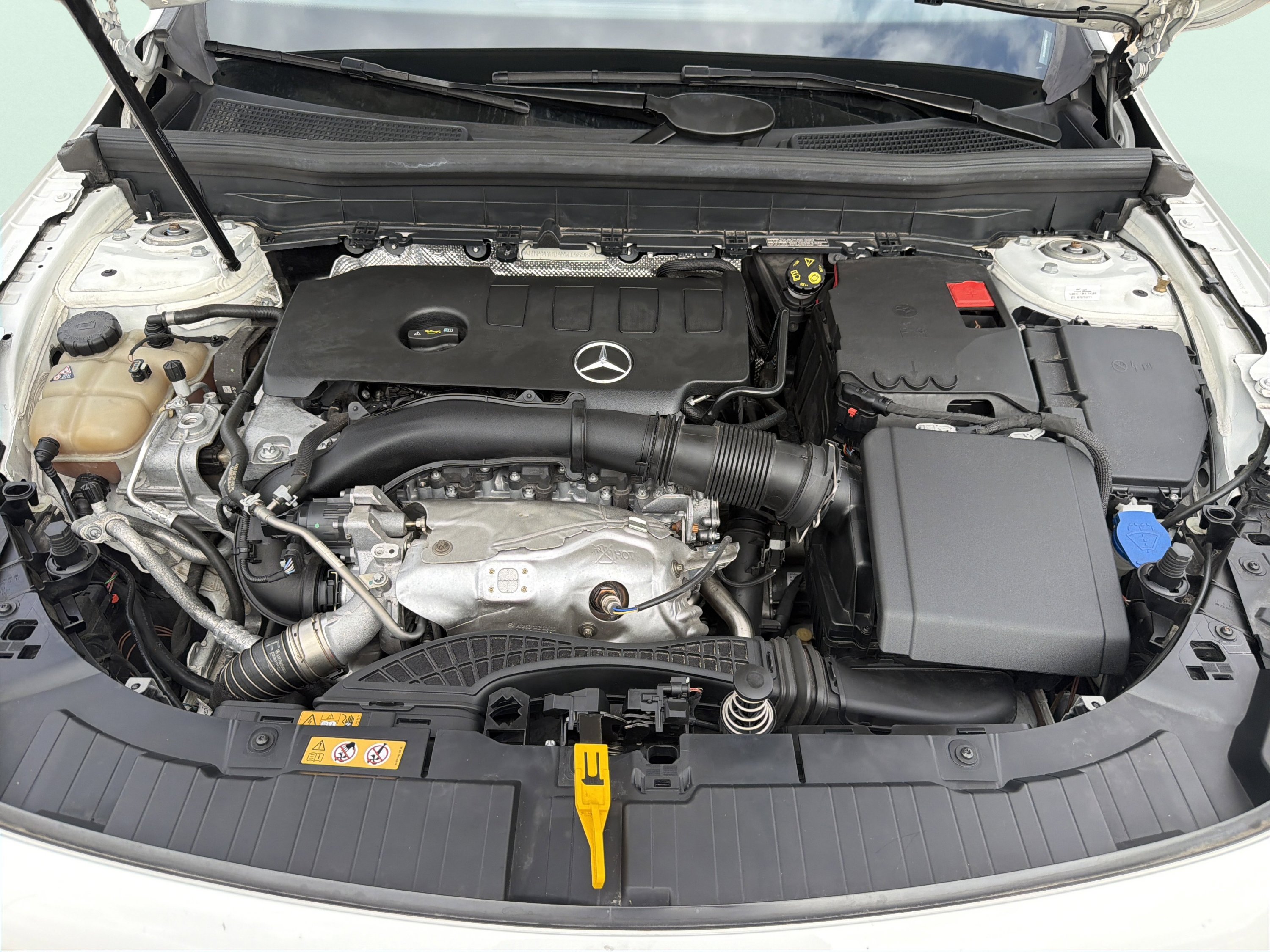 Used 2021 Mercedes-Benz GLB 250 4MATIC image 14