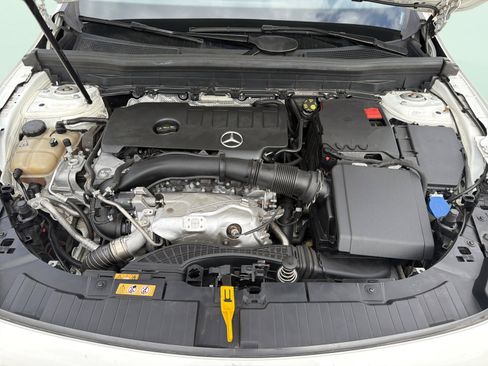 Used 2021 Mercedes-Benz GLB 250 4MATIC image 14