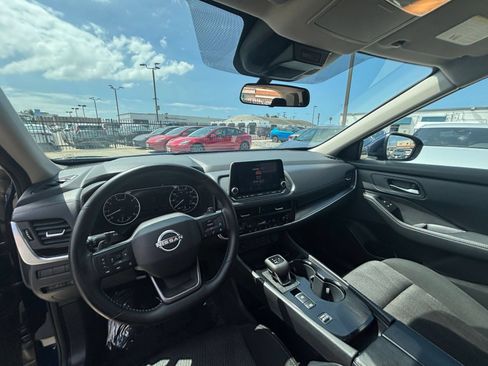Used 2025 Nissan Rogue SV FWD image 34