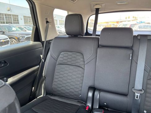 Used 2025 Nissan Pathfinder SV FWD image 42