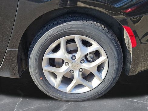 Used 2020 Chrysler Pacifica Touring-L image 30