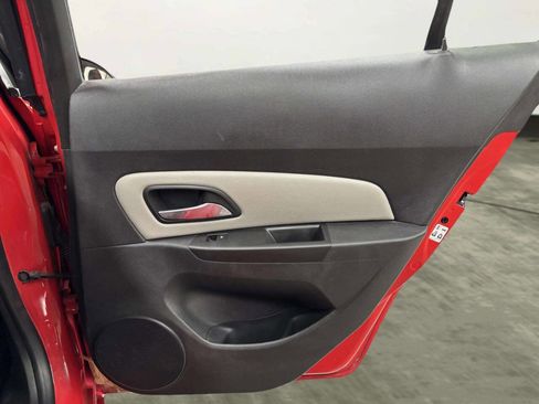 Used 2015 Chevrolet Cruze LT image 16