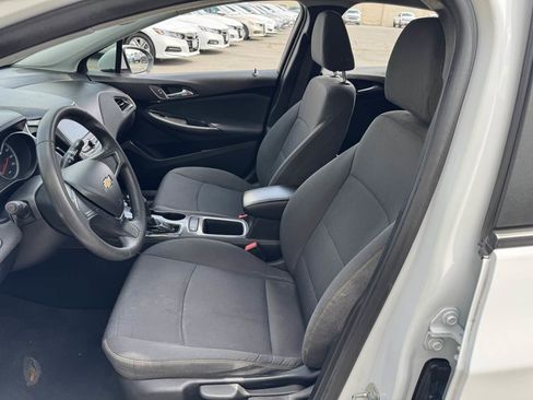 Used 2019 Chevrolet Cruze LS image 24