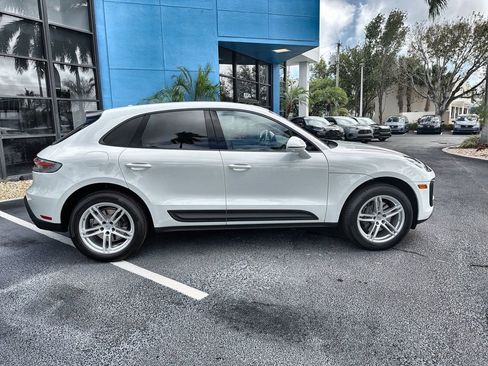 Used 2024 Porsche Macan image 9