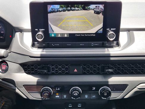 Used 2025 Honda Accord LX image 17