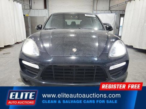 Used 2011 Porsche Cayenne Turbo image 10