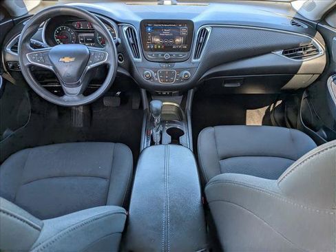 Used 2021 Chevrolet Malibu LT FWD image 17