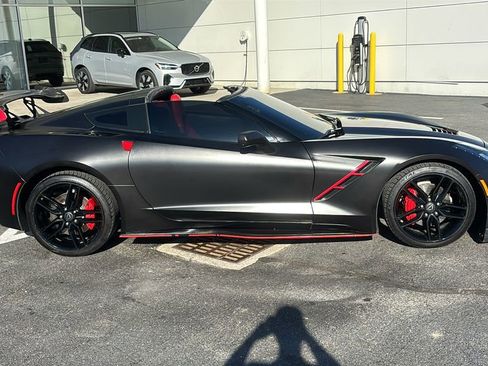 Used 2018 Chevrolet Corvette Stingray Coupe w/ 1LT RWD image 26