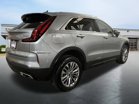 Used 2024 Cadillac XT4 Premium Luxury image 3