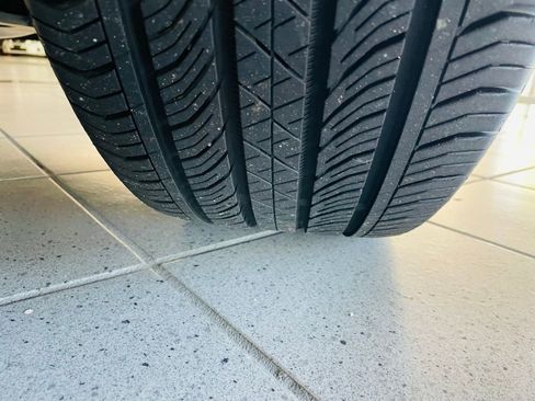 Used 2022 Buick Envision Avenir w/ Technology Package II image 20