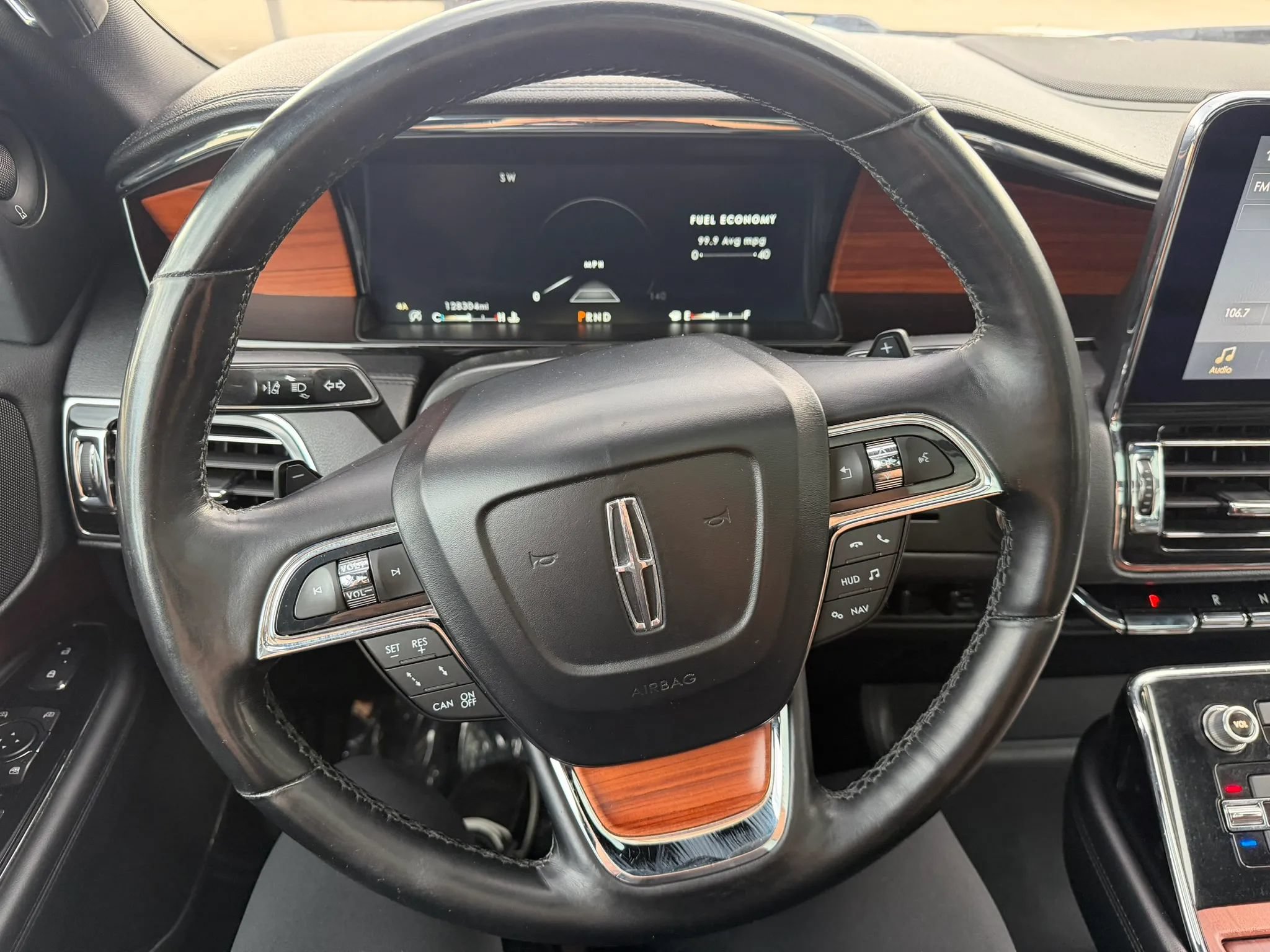 Used 2018 Lincoln Navigator Select w/ Technology Package AWD/4WD image 19