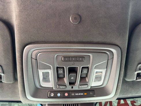 Used 2024 GMC Sierra 2500 Denali Ultimate AWD/4WD image 32