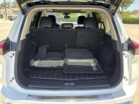 Used 2026 Nissan Rogue Platinum w/ Platinum Premium Package AWD/4WD image 13