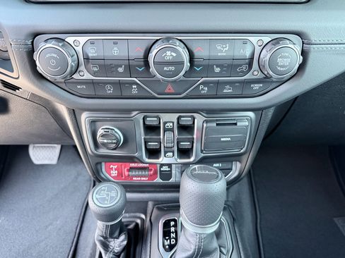 New 2026 Jeep Gladiator Mojave image 20