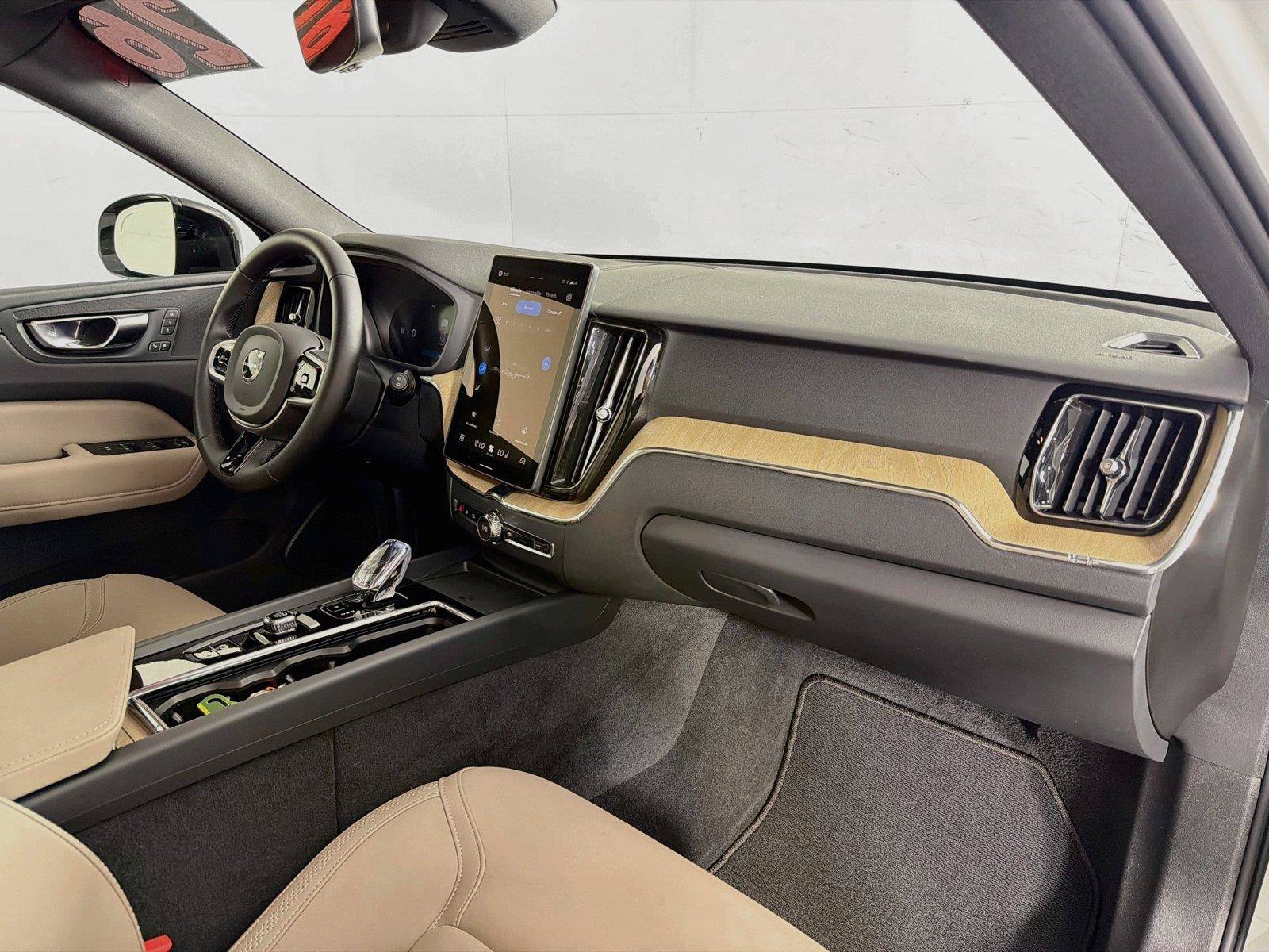 Used 2026 Volvo XC60 B5 Plus AWD/4WD image 31
