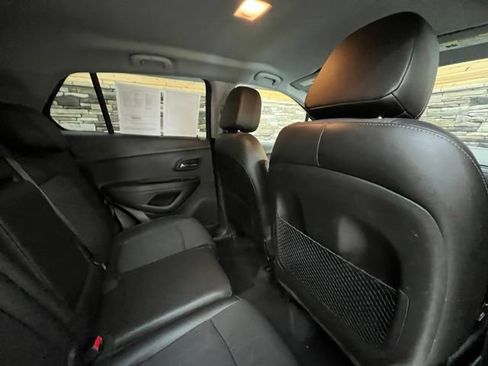 Used 2019 Chevrolet Trax LT w/ Driver Confidence Package AWD/4WD image 32