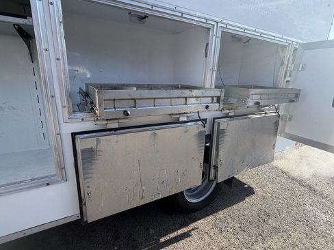 Used 2015 GMC Savana 3500 image 10