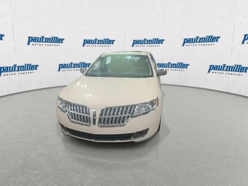 Used 2012 Lincoln MKZ FWD image 4