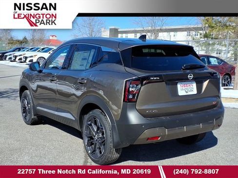 Used 2026 Nissan Kicks SR w/ SR Premium Package FWD image 5
