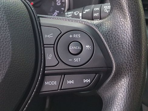 Used 2020 Toyota RAV4 XLE w/ Convenience Package AWD/4WD image 18