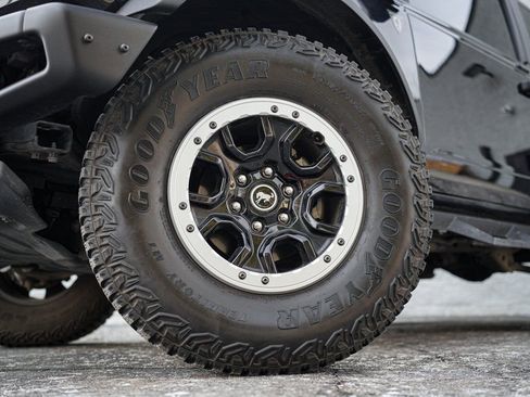 Used 2023 Ford Bronco 2-Door w/ Sasquatch Package image 19