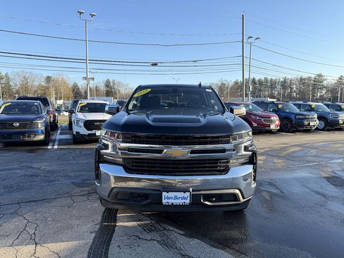 Used 2022 Chevrolet Silverado 1500 LT AWD/4WD image 8