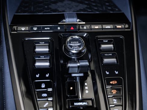 Used 2025 Aston Martin DBX 707 image 43