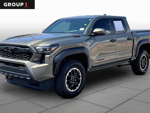 Certified 2025 Toyota Tacoma TRD Off-Road AWD/4WD image 1