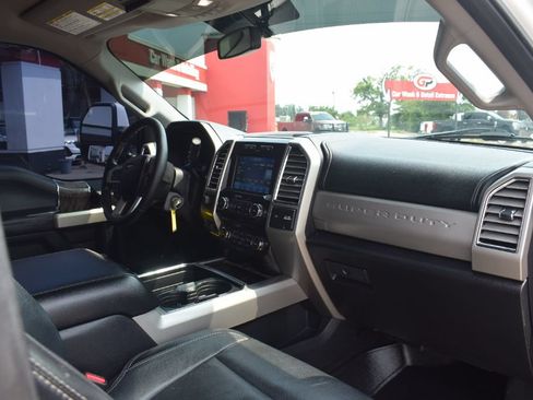 Used 2017 Ford F250 Lariat w/ FX4 Off-Road Package AWD/4WD image 14