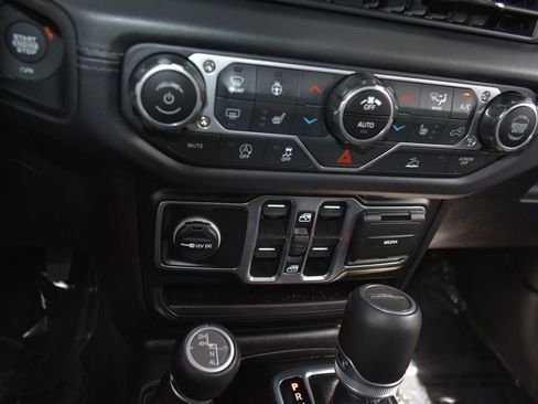 Used 2025 Jeep Gladiator Sport AWD/4WD image 20