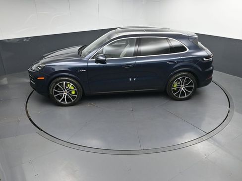 New 2025 Porsche Cayenne S AWD/4WD image 36