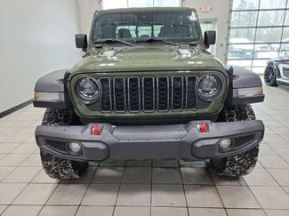 Used 2024 Jeep Gladiator Rubicon w/ Convenience Group video 2