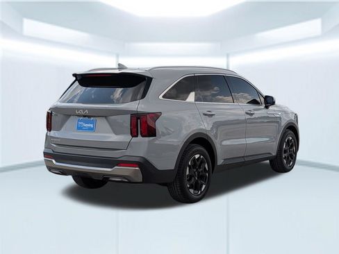 Used 2025 Kia Sorento S w/ Panoramic Sunroof Package FWD image 6