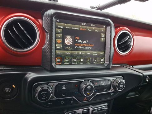 Used 2023 Jeep Wrangler Unlimited Rubicon w/ Steel Bumper Group image 24