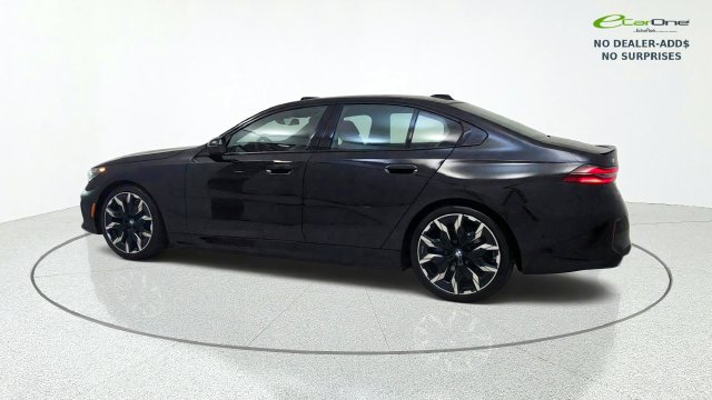 Used 2027 BMW i5 eDrive40 w/ M Sport Package RWD image 5