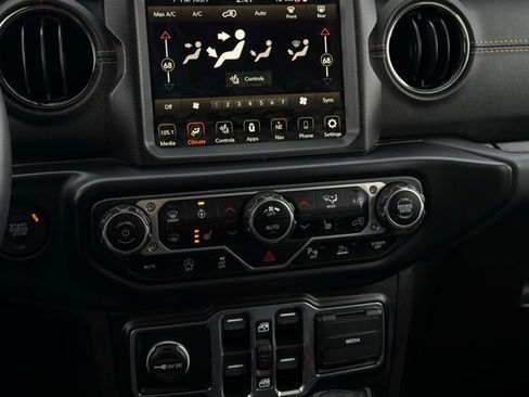 Used 2023 Jeep Wrangler Altitude image 27